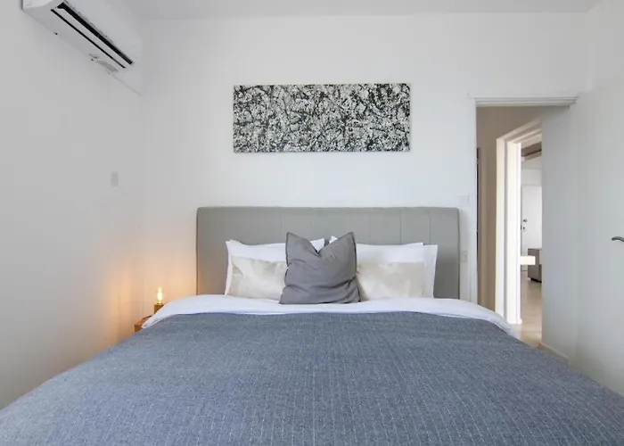 Noma Seafront Living *