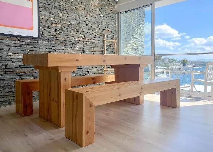 Noma Seafront Living *